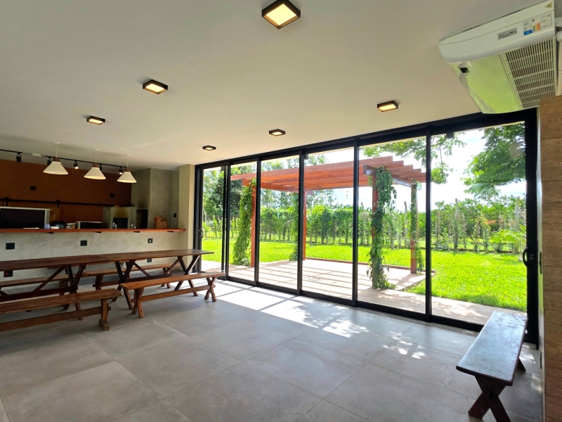 Sítio Maetis encanta: áreas para festas e hospedagem