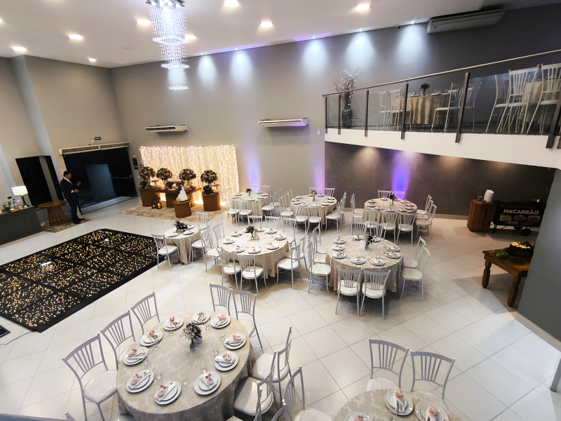Rooftop do Sítio Maetis: iluminação especial, jacuzzi com hidro e bistrôs
